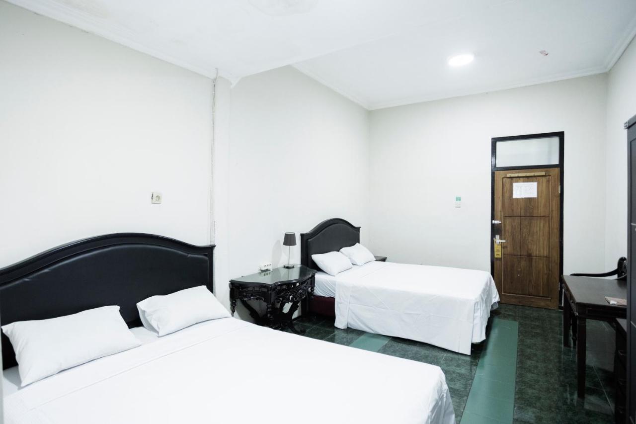 Hotel Galuh Anindita Yogyakarta Exterior photo